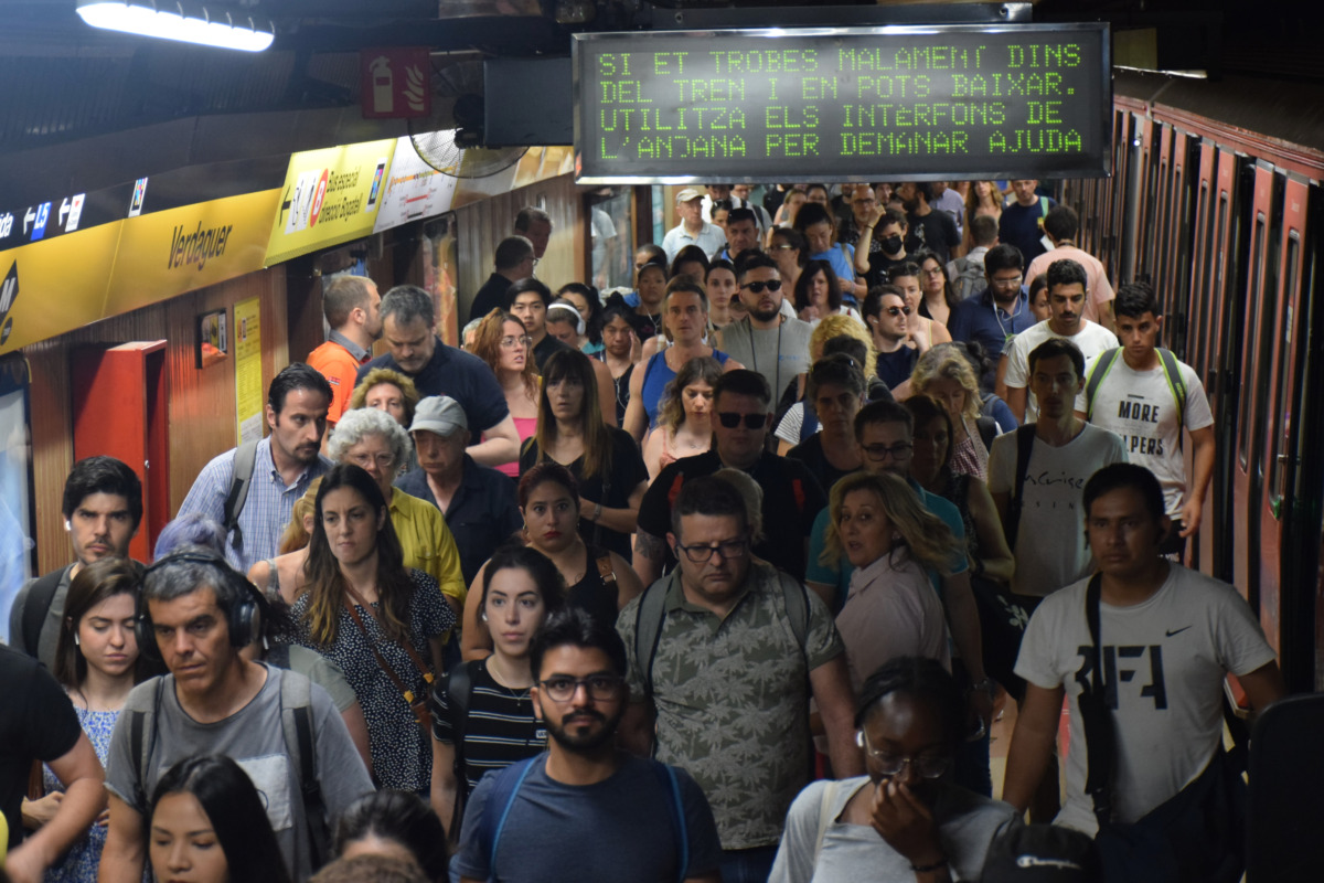 Les obres a la línia 4 L4 del metro de Barcelona provoquen