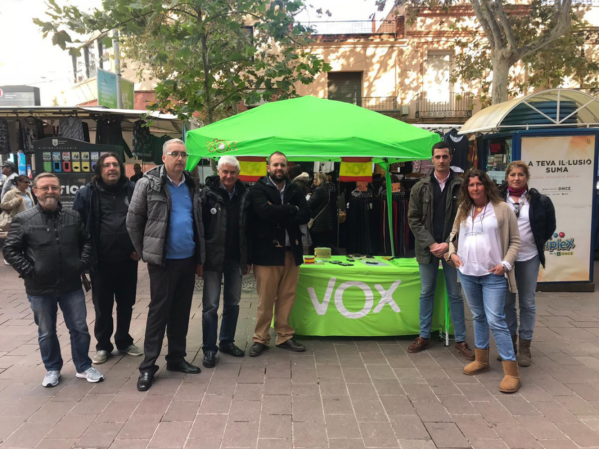 La carpa de VOX a Gavà