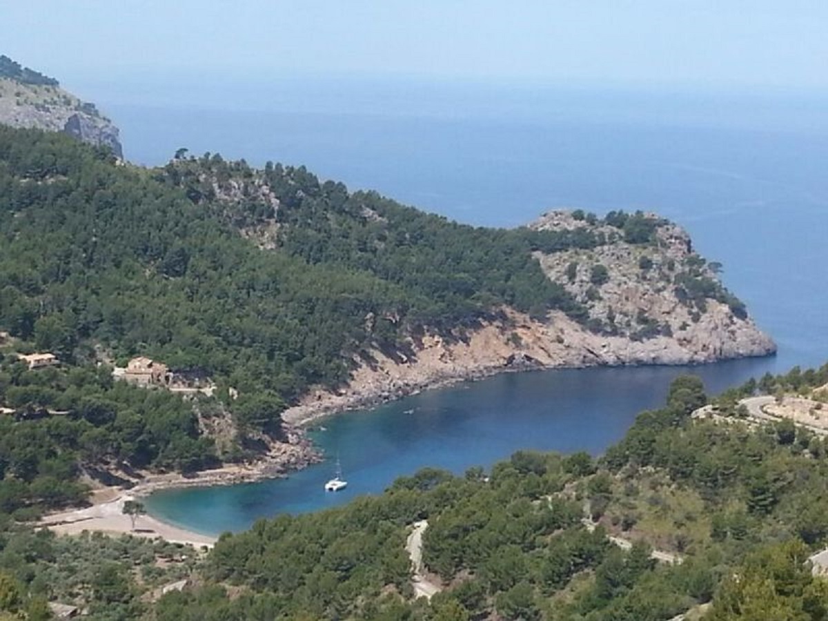 Cala Tuen al municipi d'Escorca, el més petit de les Illes